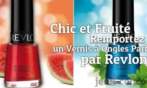 De jolies mains avec le vernis à ongles parfumé de Revlon