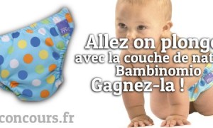 Couche de natation Bambinomio bleue mise en jeu